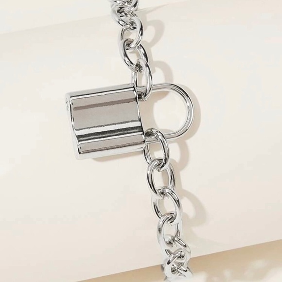 3/$30 🤍 Lock Chain Bracelet - Picture 2 of 3